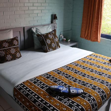 Umusambi B&B キガリ エクステリア 写真
