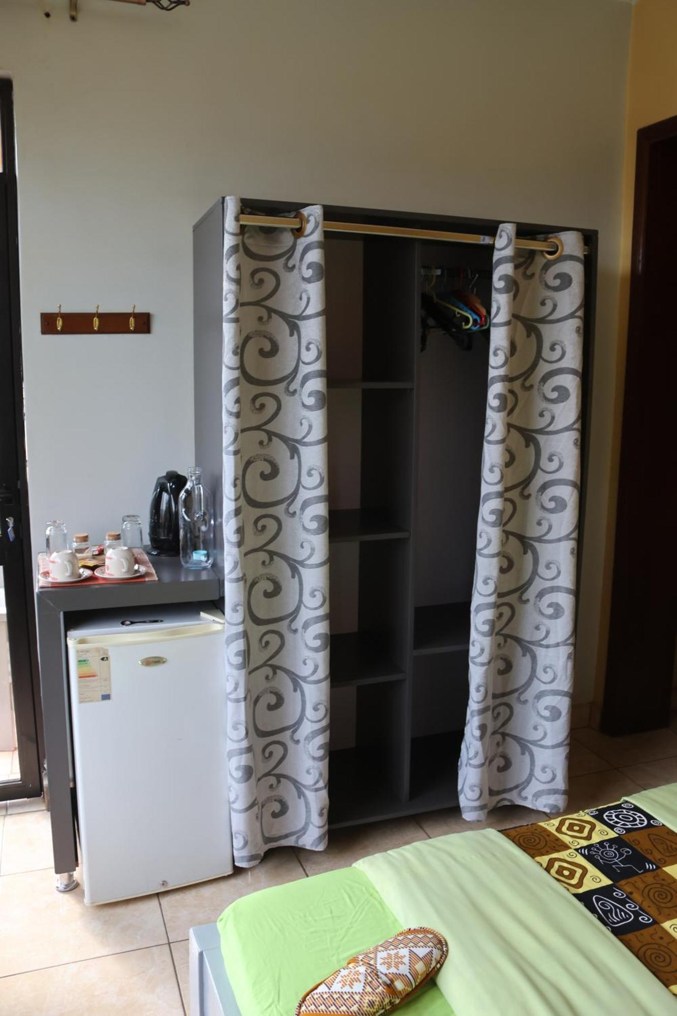Umusambi B&B キガリ エクステリア 写真