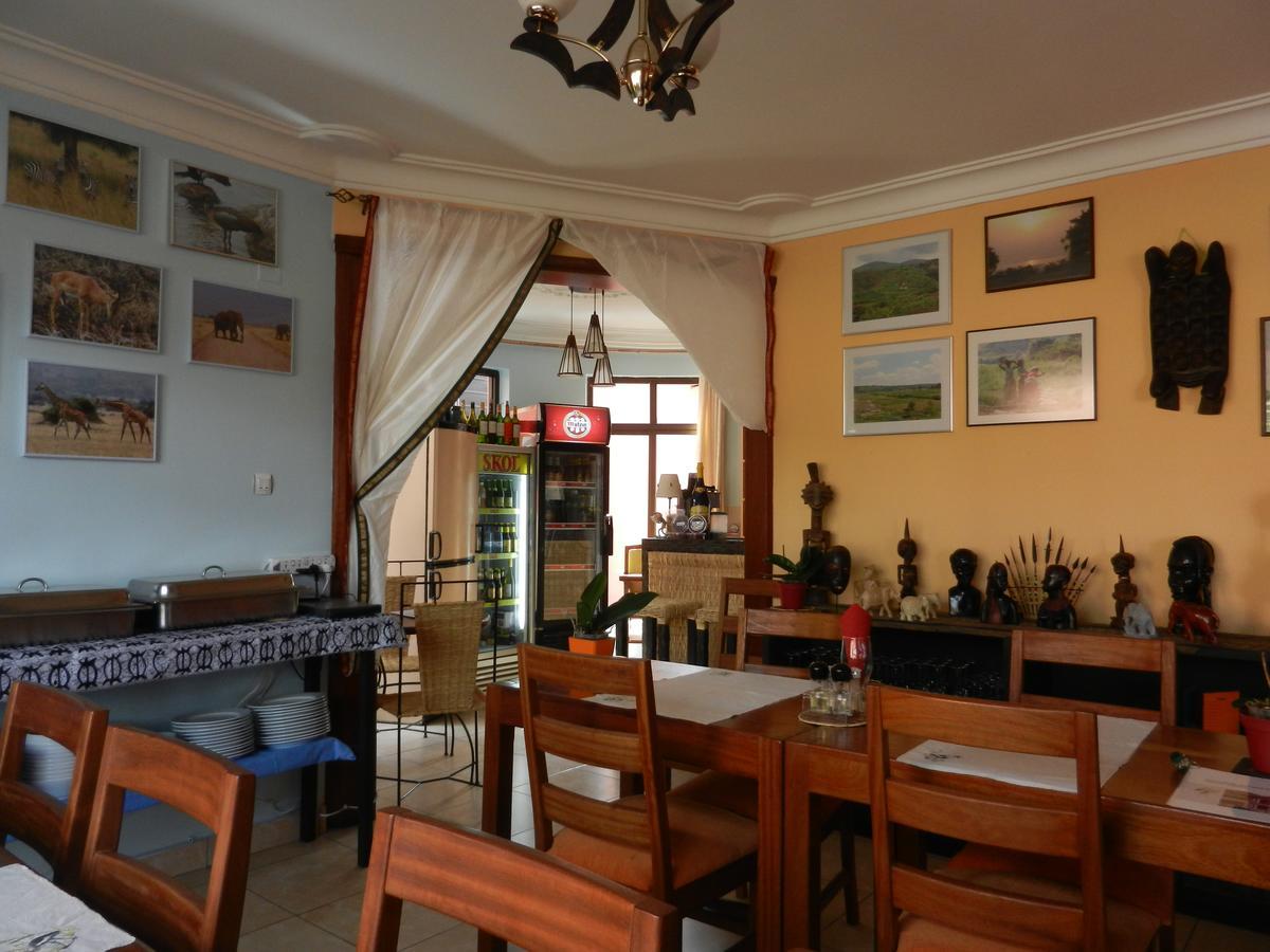 Umusambi B&B キガリ エクステリア 写真